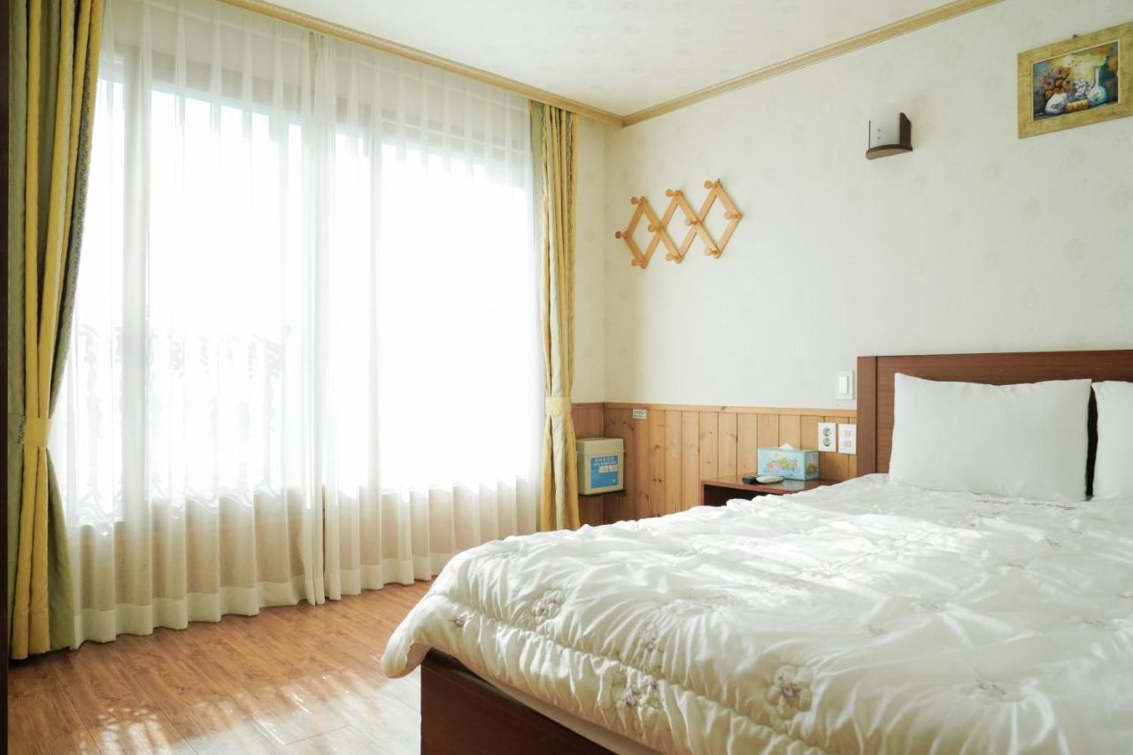Jungmun Haesung Parktel Villa Seogwipo Luaran gambar