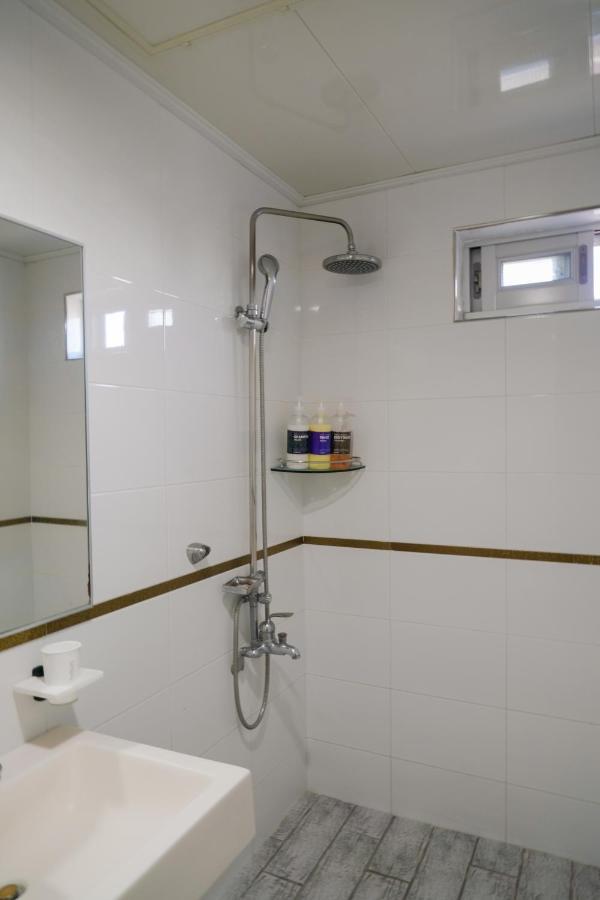 Jungmun Haesung Parktel Villa Seogwipo Luaran gambar