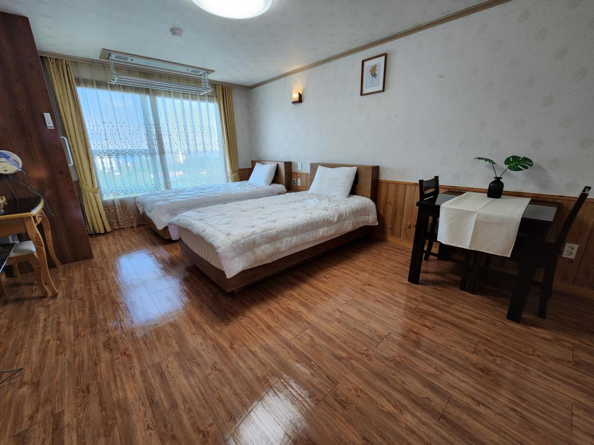 Jungmun Haesung Parktel Villa Seogwipo Luaran gambar